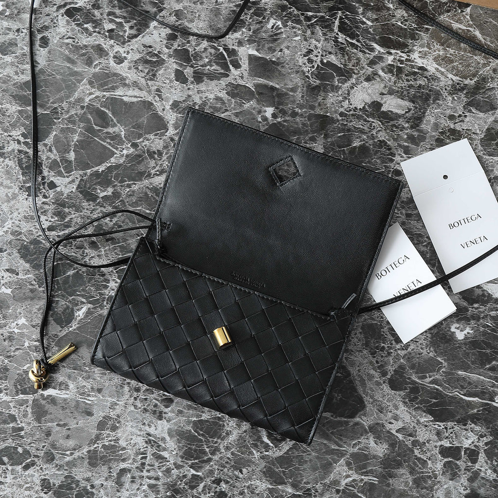 ボッテガ・ヴェネタ 25S アンディアモ ポーチ 19 ブラック カーフスキン ゴールド金具
