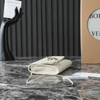 BOTTEGA VENETA 25S ANDIAMO POUCH 19 IN IVORY CALFSKIN GOLD HARDWARE