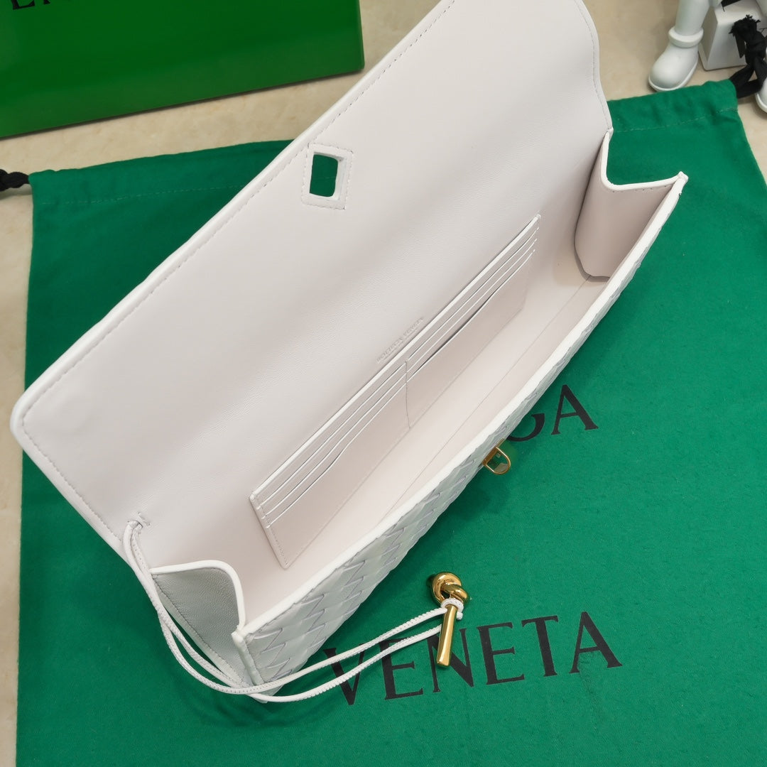 BV ロングクラッチ アンディアモ 31 ホワイトレザー Ghw 