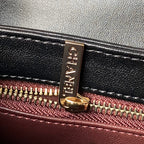 CC スモール 20 フラップバッグ（ブラックカーフスキン、チェーン付き）