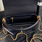 RETRO STYLE FLAP BAG 19 IN BLACK GRAINED CALFSKIN GOLD HARDWARE