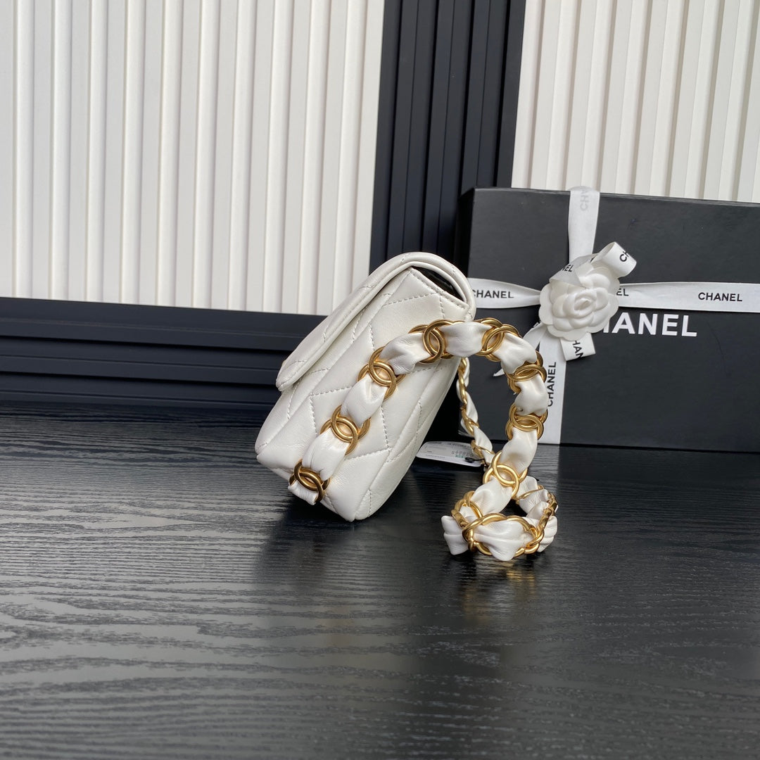 ミディアム フラップバッグ 26インチ ホワイトカーフスキン ゴールド ダブルC 太チェーン