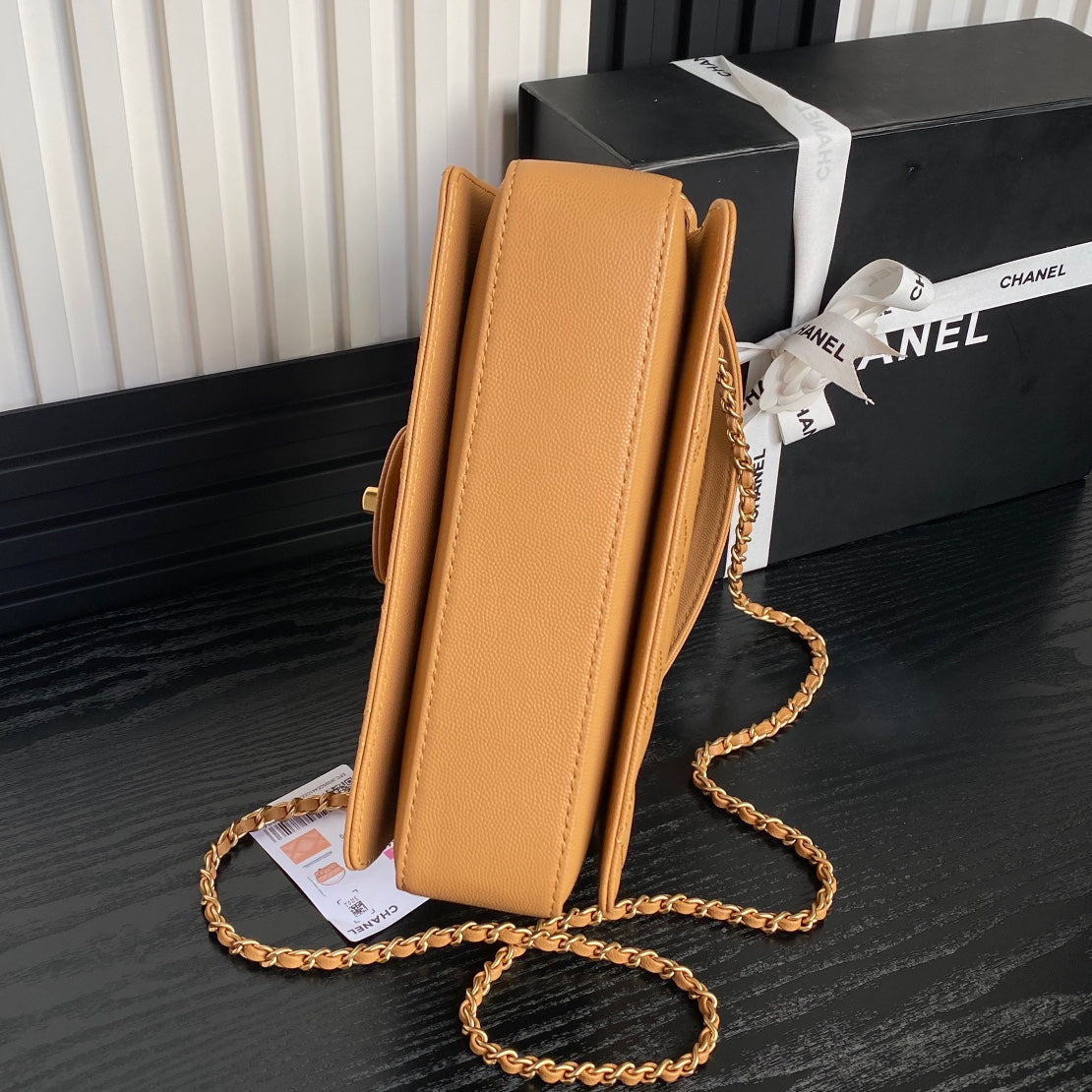 RETRO STYLE FLAP BAG 22 IN RAW SIENNA GRAINED CALFSKIN GOLD HARDWARE