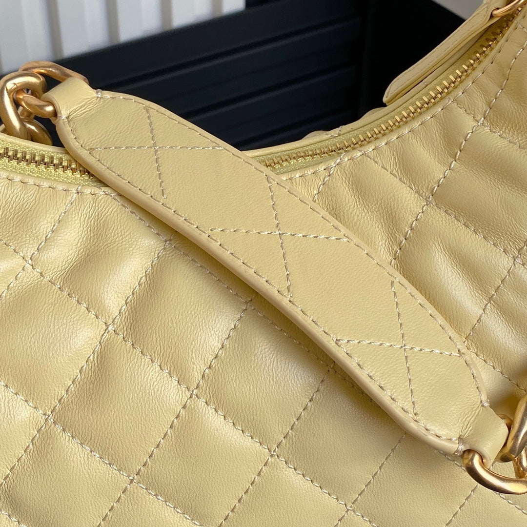 QUILTED HOBO CARGO BAG 31 IN LIGHT YELLOW CALFSKIN GOLD CHAIN