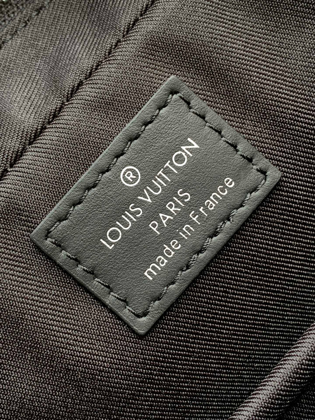 PORTE- DOCUMENTS VOYAGE NM HANDBAG 36 IN BLACK DAMIER GRAPHITE CANVAS