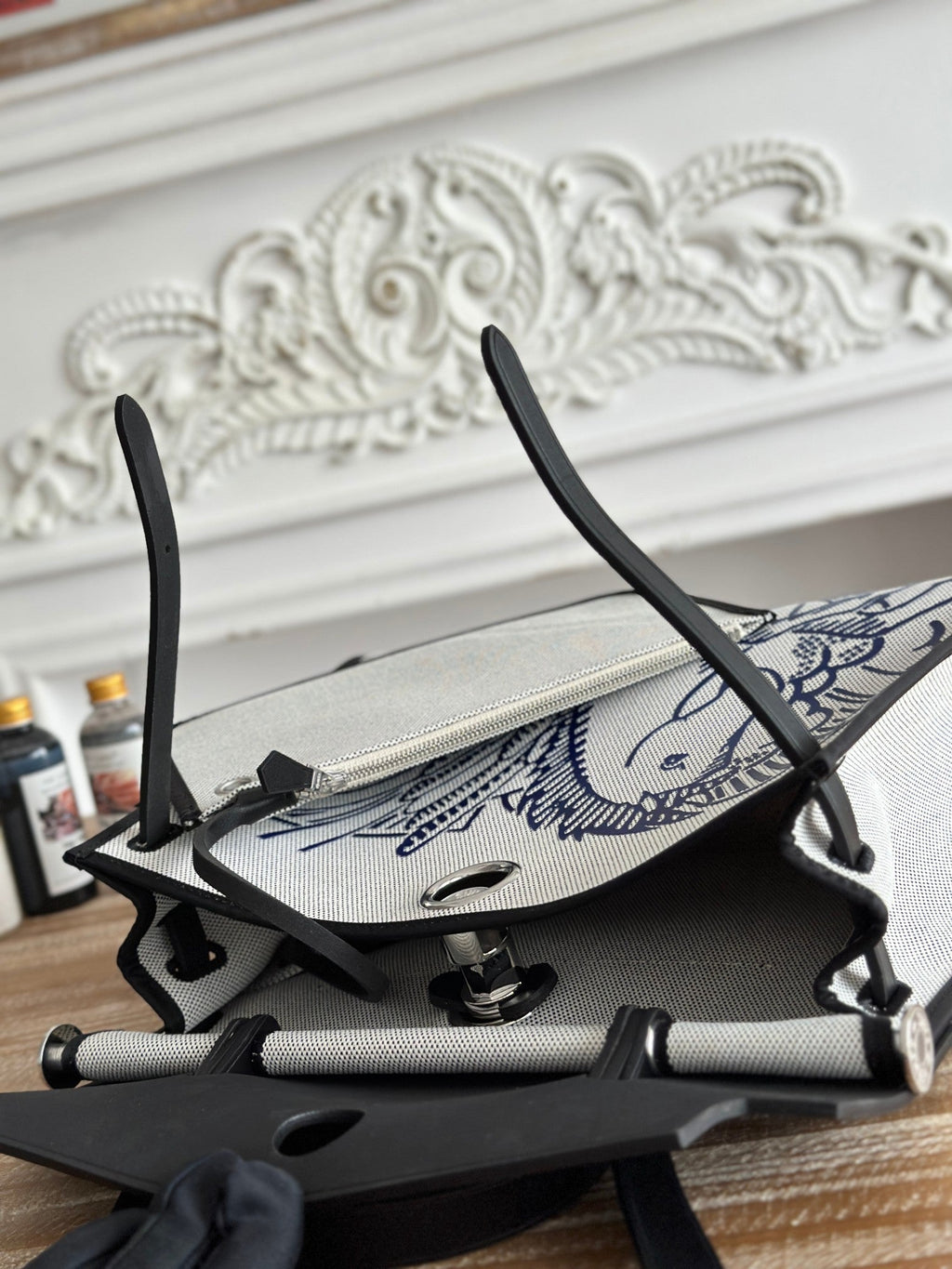 ジップ キャビン 31 バッグ（ホワイトキャンバス＆ブラックカーフスキン）