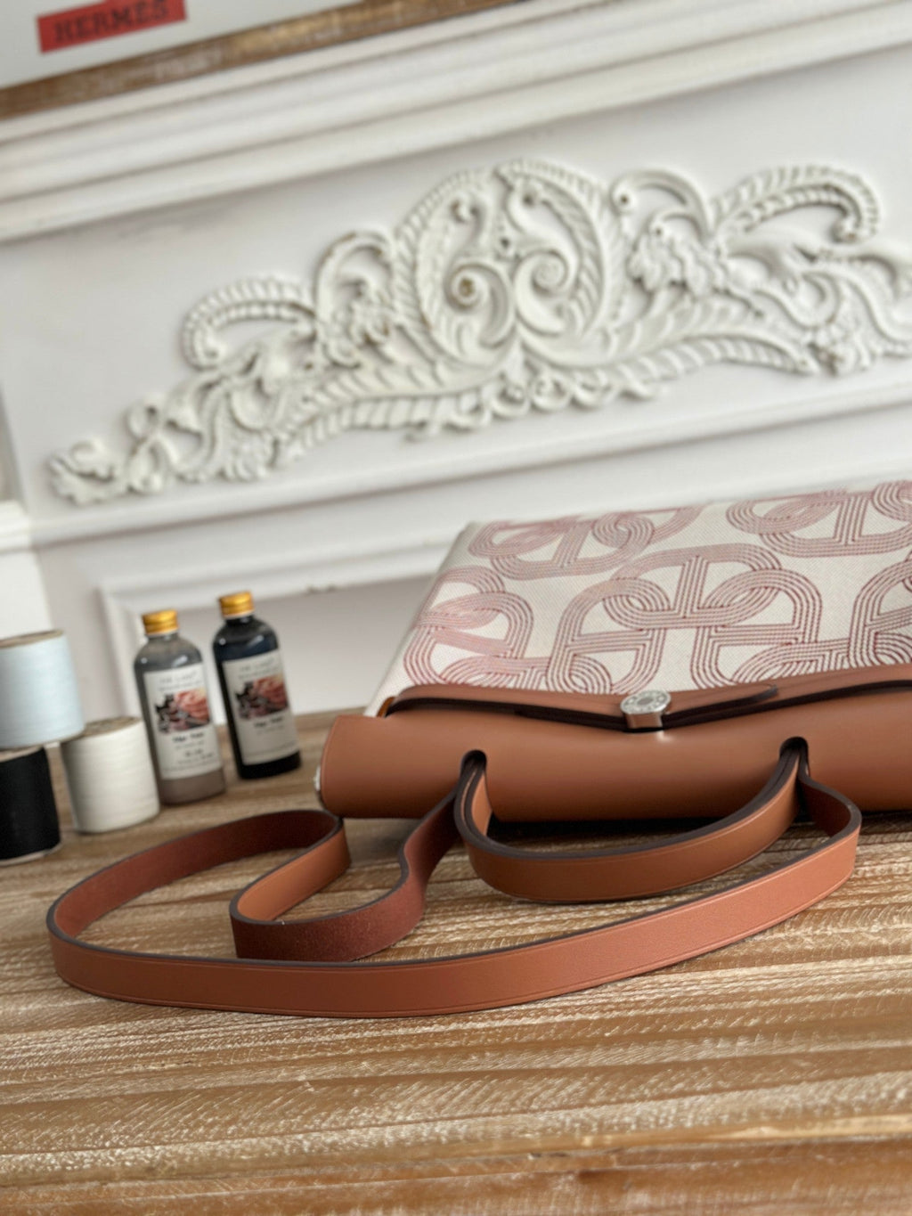 ハーブバッグ ジップ 31 ラッカー仕上げバッグ（オフホワイト ミックスレッド H プルーム キャンバス）