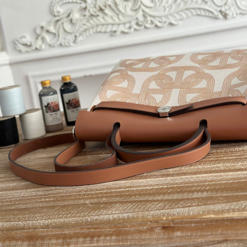 ハーブバッグ ジップ 31 ラッカー仕上げバッグ（オフホワイト ミックスイエロー H プルーム キャンバス）