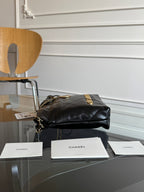 CC ミニ ホーボー ハンドバッグ 20インチ ブラック カーフスキン ゴールドトーン金具