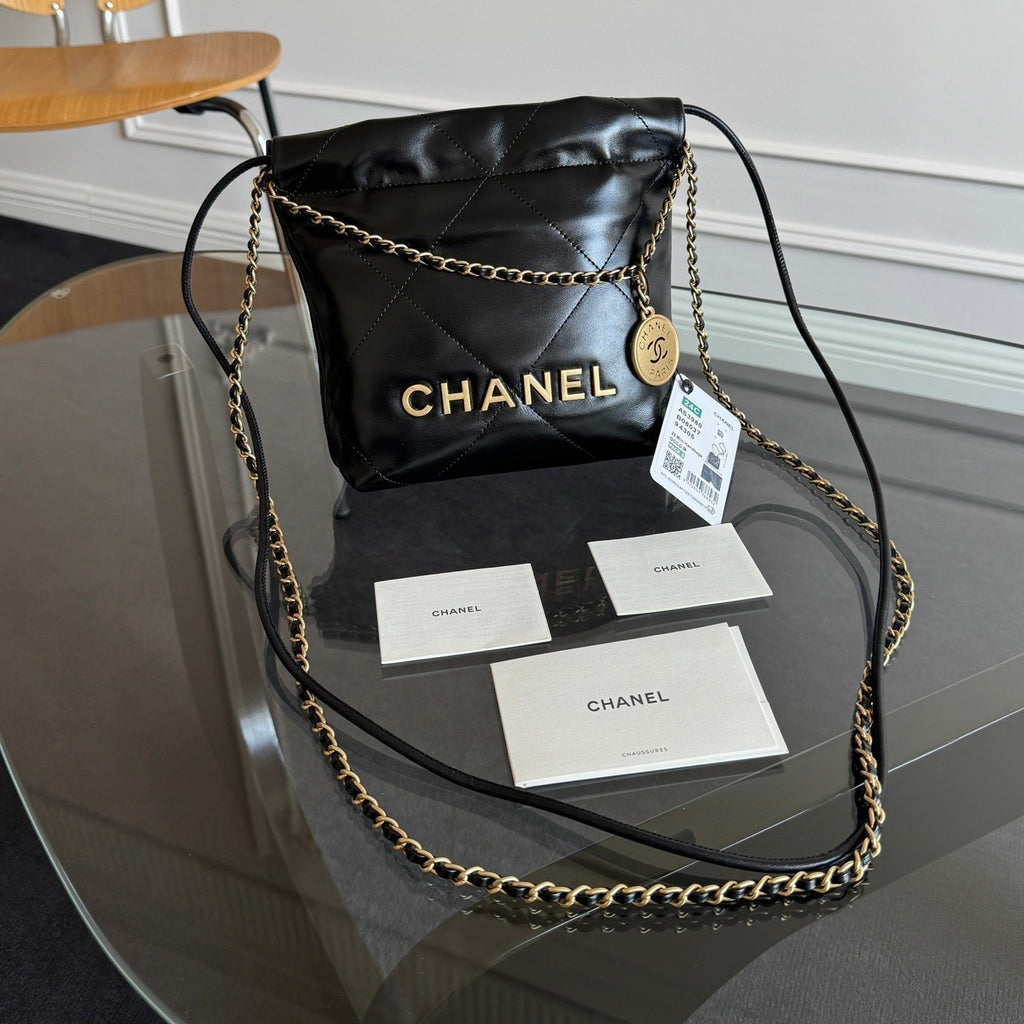 CC ミニ ホーボー ハンドバッグ 20インチ ブラック カーフスキン ゴールドトーン金具