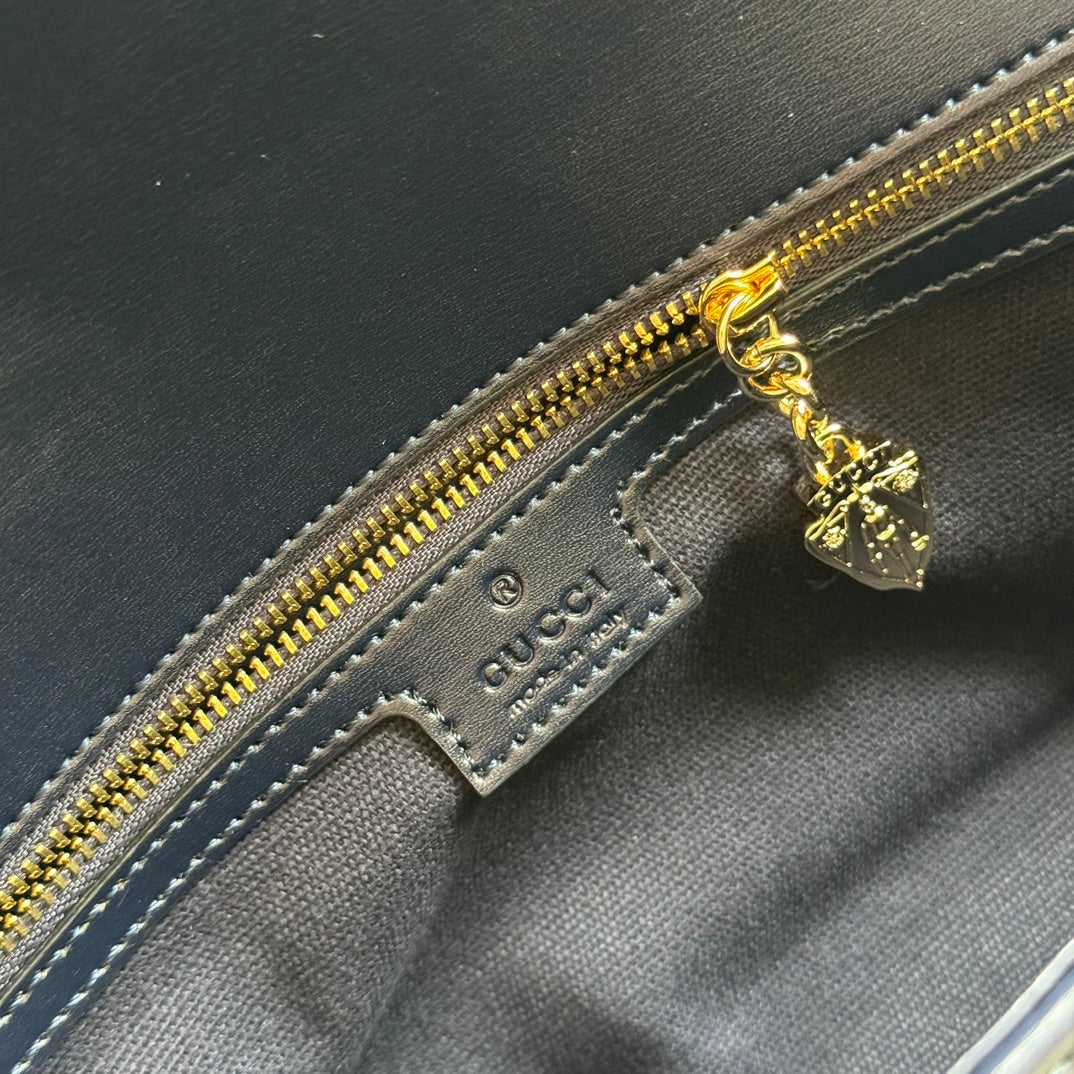 ルーチェ ミディアム ショルダーバッグ 36インチ ライトグレー キャンバス＆ブラック カーフスキントリム ゴールド金具