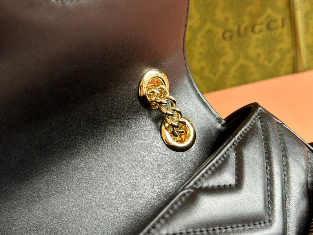 MARMONT SMALL MULTI-POCKET BAG 25 IN BLACK CALFSKIN GOLD HARDWARE