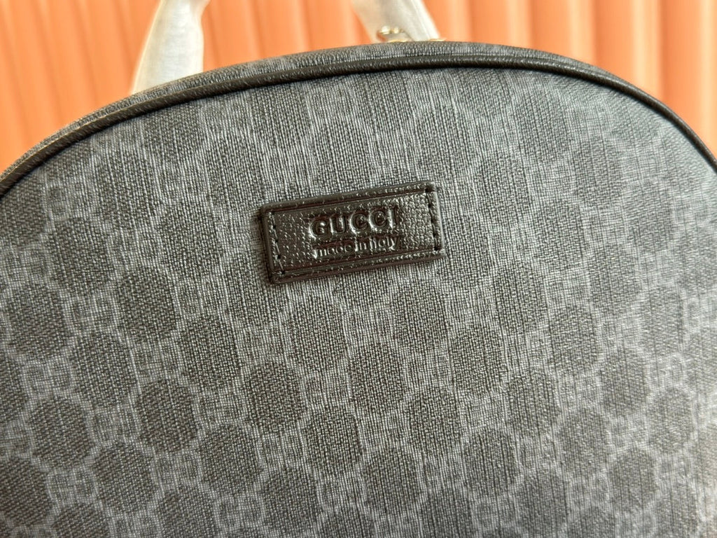 ミディアム GG バックパック 40 ダークグレー＆ブラック カーフスキン