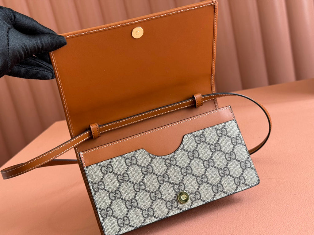エンブレム ウォレット GGモノグラム 20 ベージュ＆ダークブラウン GGカーフスキン