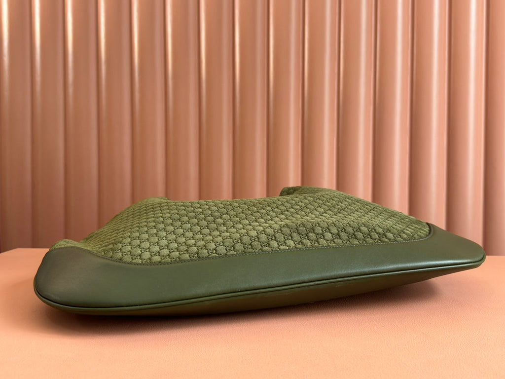 B ラージショルダーバッグ 49 アーミーグリーン GGエンボススエード