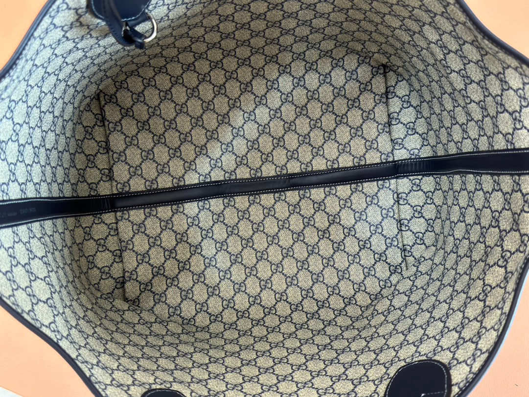 大型TOTISSIMAリバーシブルトートバッグ30.5インチ ダークブルーデニム 片面ベージュ、もう片面ブルーカーフスキン