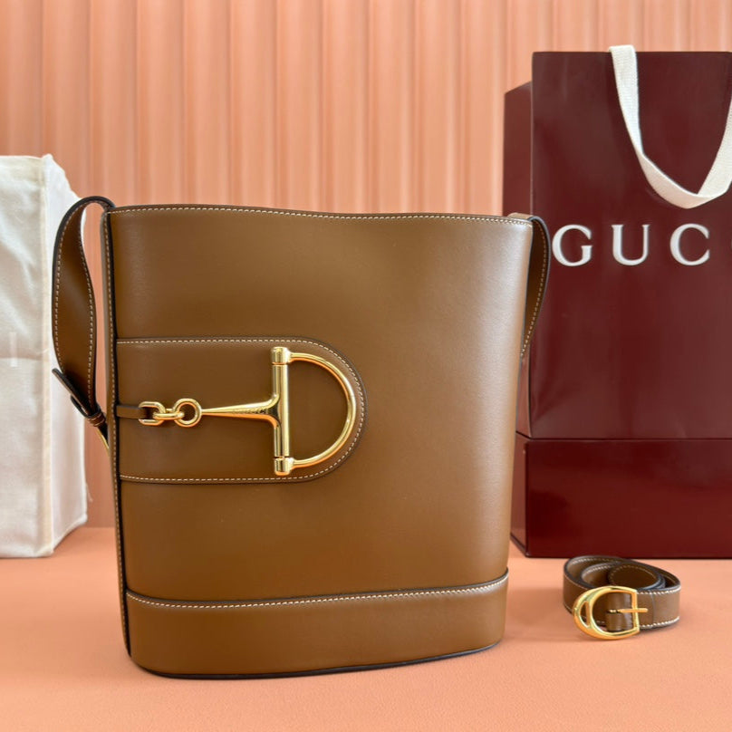 73 ミディアム バケットバッグ 27.5インチ ブラウン スムースカーフスキン