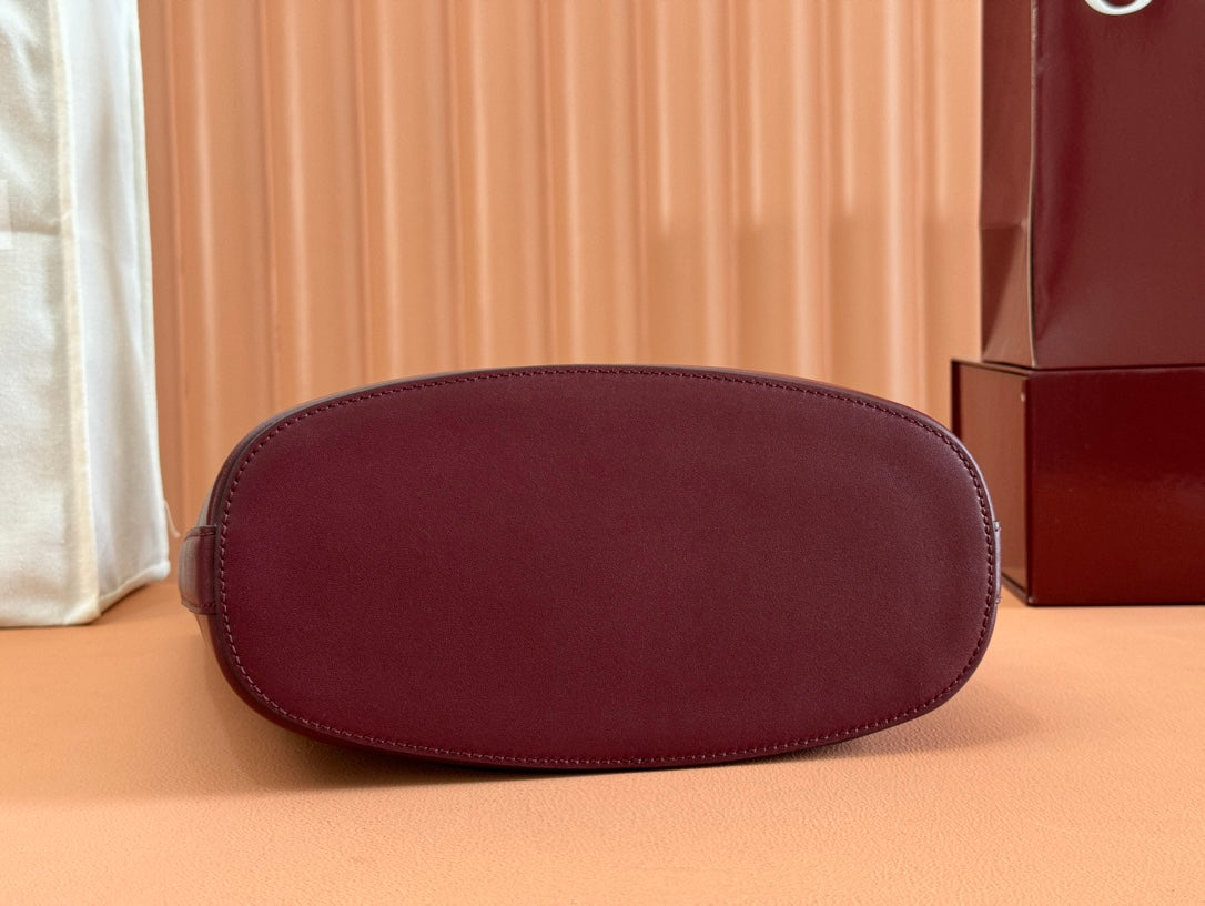 73 ミディアム バケットバッグ 27.5インチ ロッソ アンコラ レッド スムースカーフスキン