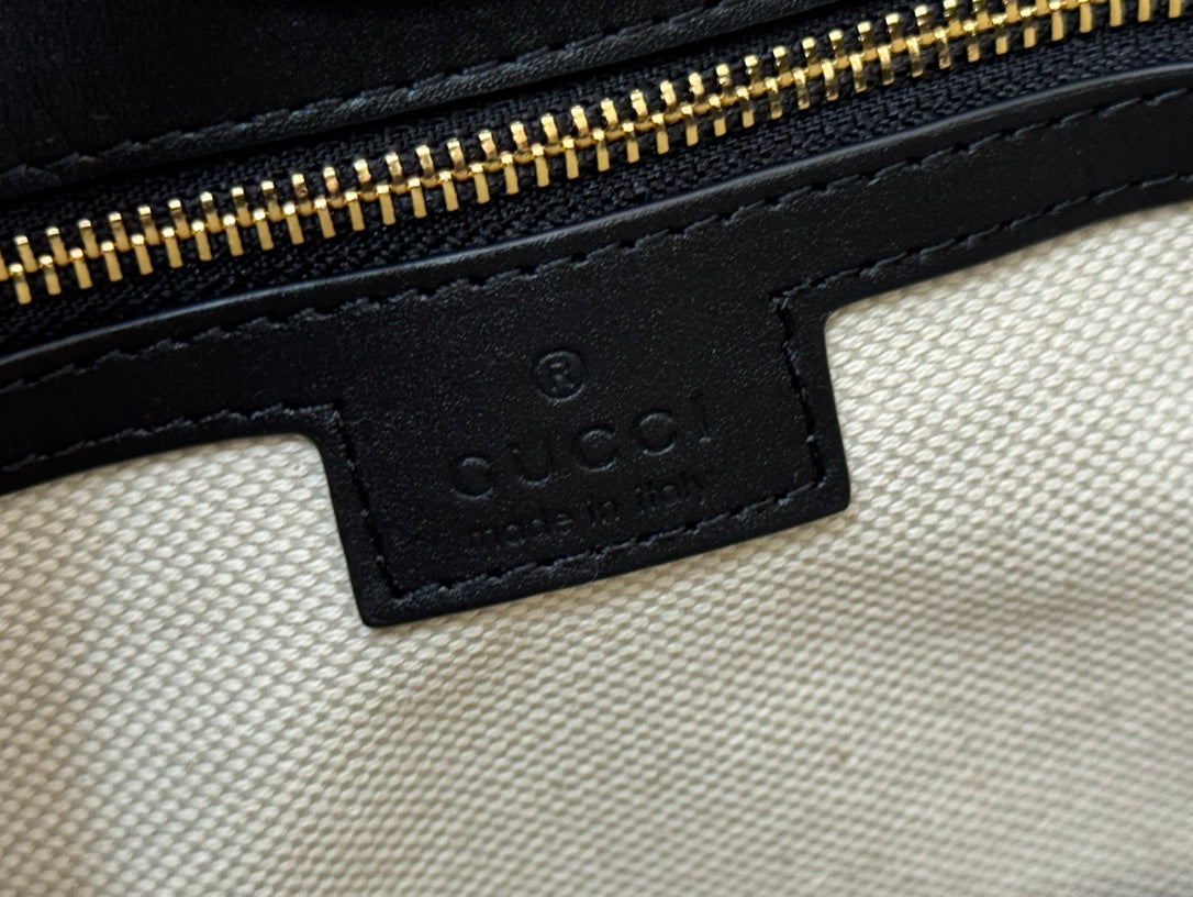 73 ミディアム バケットバッグ 27.5インチ ブラック スムースカーフスキン