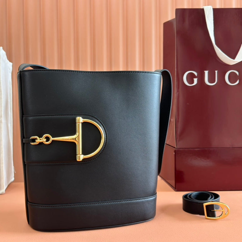 73 ミディアム バケットバッグ 27.5インチ ブラック スムースカーフスキン