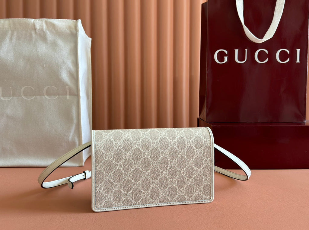 エンブレム ウォレット GGモノグラム 20 ベージュ＆ホワイト スムースカーフスキン