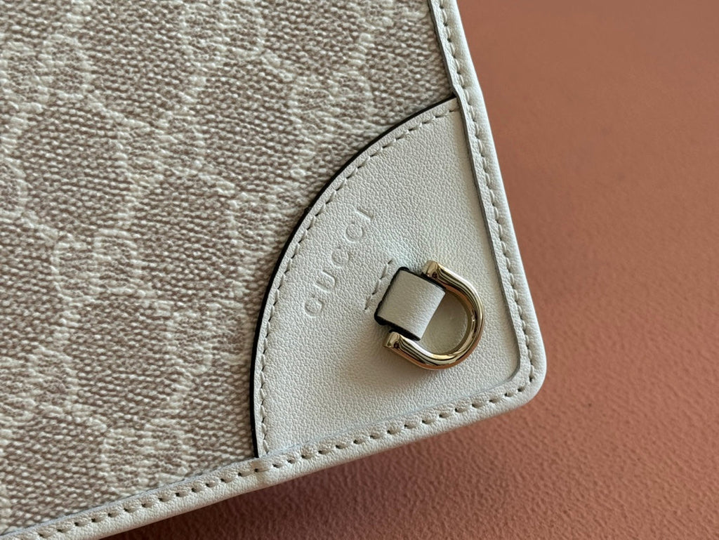 エンブレム ウォレット GGモノグラム 20 ベージュ＆ホワイト スムースカーフスキン