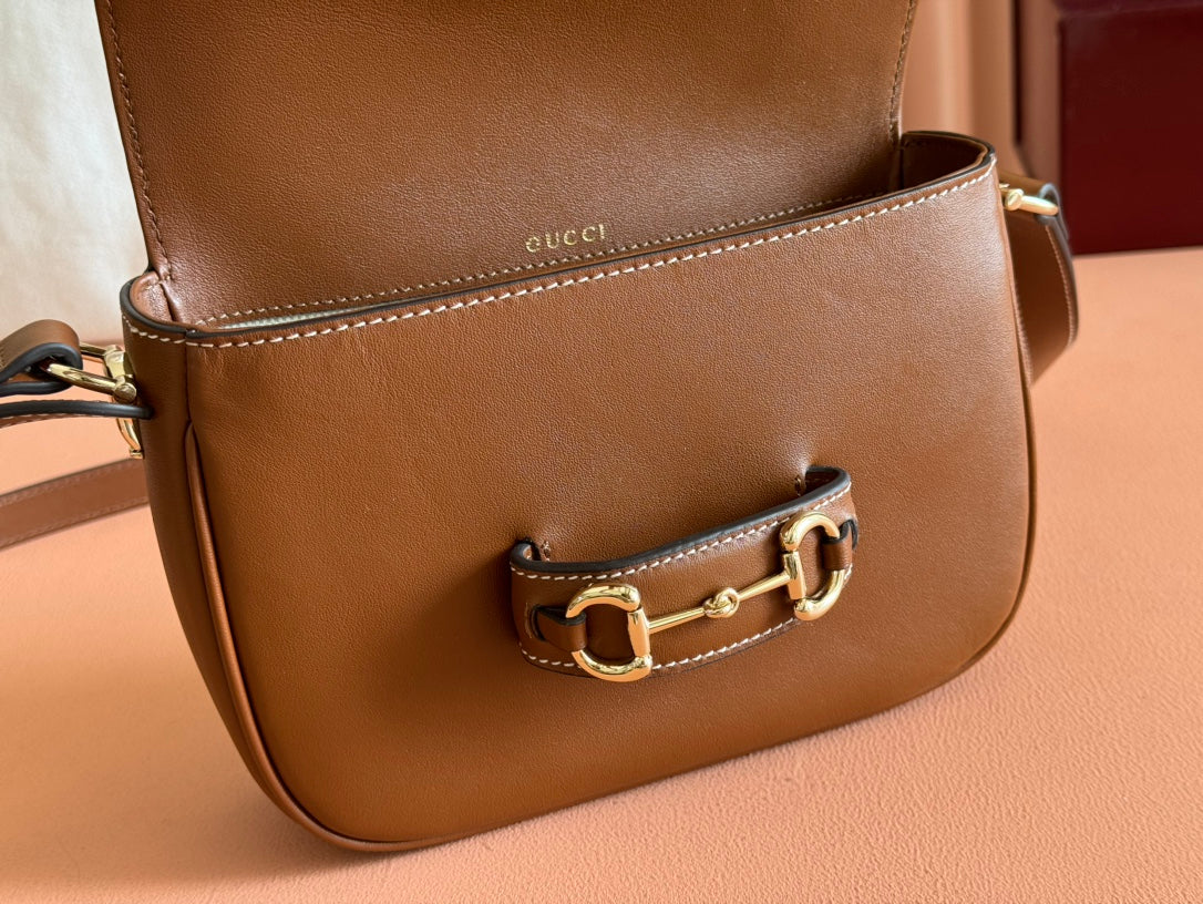 スモール ホースビット 1955 ショルダーバッグ 20インチ ブラウン ソフトカーフスキン ライトゴールド金具