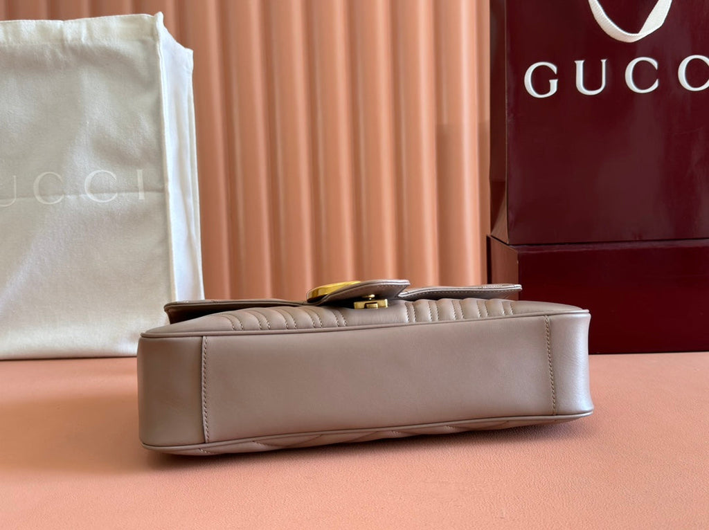 マーモント ショルダーバッグ 31 ベージュカーフスキン ゴールドチェーン