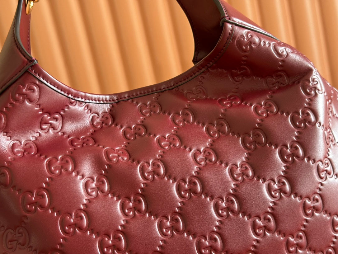 ミディアムB ショルダーバッグ 42インチ ロッソ アンコラ レッド GGエンボスカーフスキン