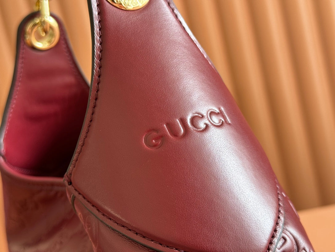 ミディアムB ショルダーバッグ 42インチ ロッソ アンコラ レッド GGエンボスカーフスキン