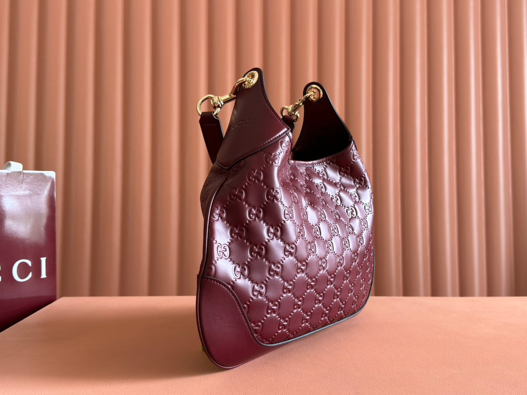 ミディアムB ショルダーバッグ 42インチ ロッソ アンコラ レッド GGエンボスカーフスキン