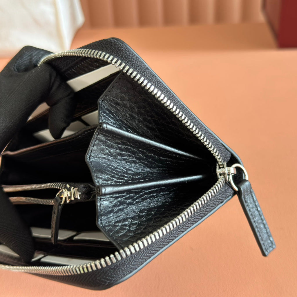 GGマーモント 19 ロングウォレット（ブラックカーフスキン、シルバー金具）