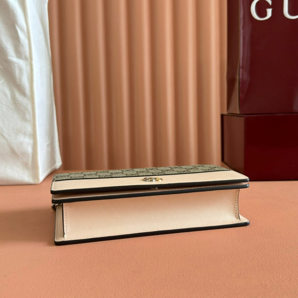 GG MARMONT WALLET ON CHAIN 20 BEIGE AND WHITE IN CALFSKIN