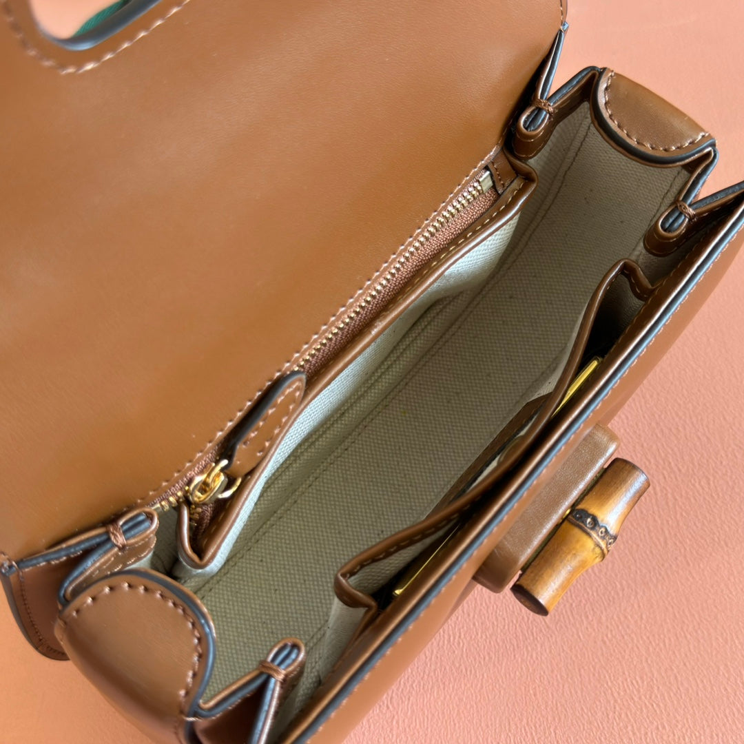 グッチ バンブー ミニバッグ 21 ブラウン カーフスキン