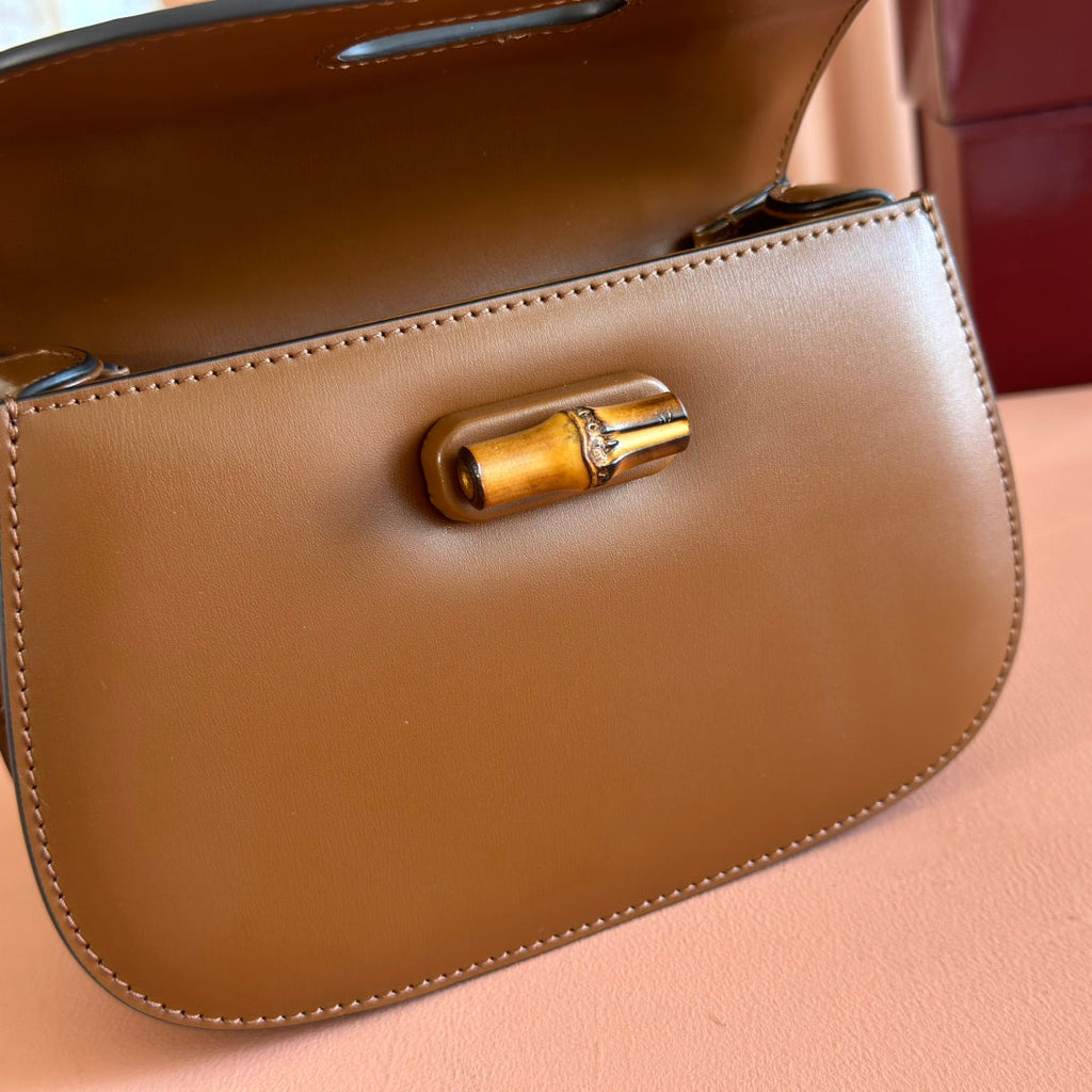 グッチ バンブー ミニバッグ 21 ブラウン カーフスキン