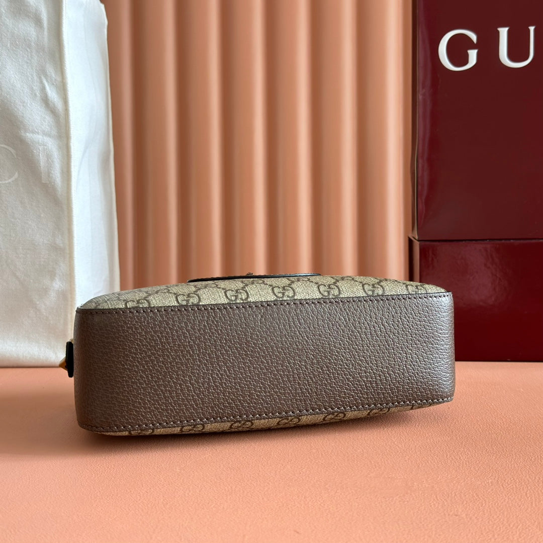 グッチ ネオ ヴィンテージ GGスプリーム タイガーヘッド クロスボディバッグ 24インチ キャンバス