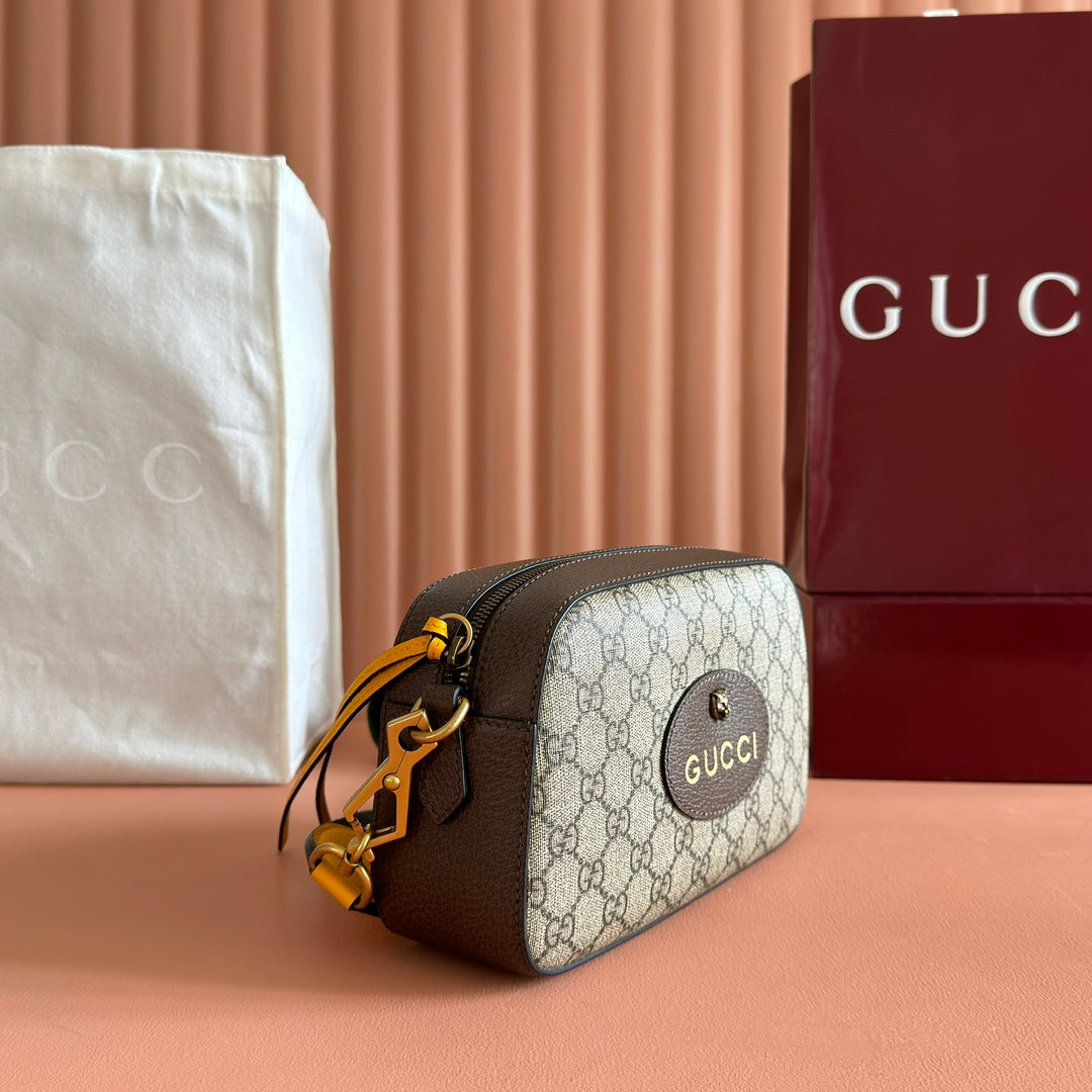 グッチ ネオ ヴィンテージ GGスプリーム タイガーヘッド クロスボディバッグ 24インチ キャンバス