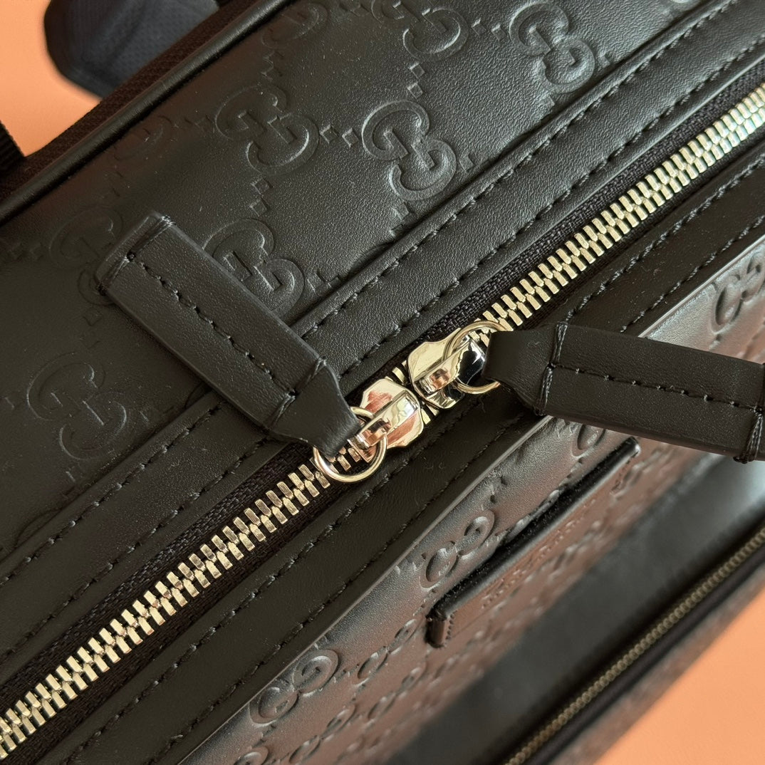 エンボス加工バックパック 40インチ ブラックカーフスキン シルバー金具