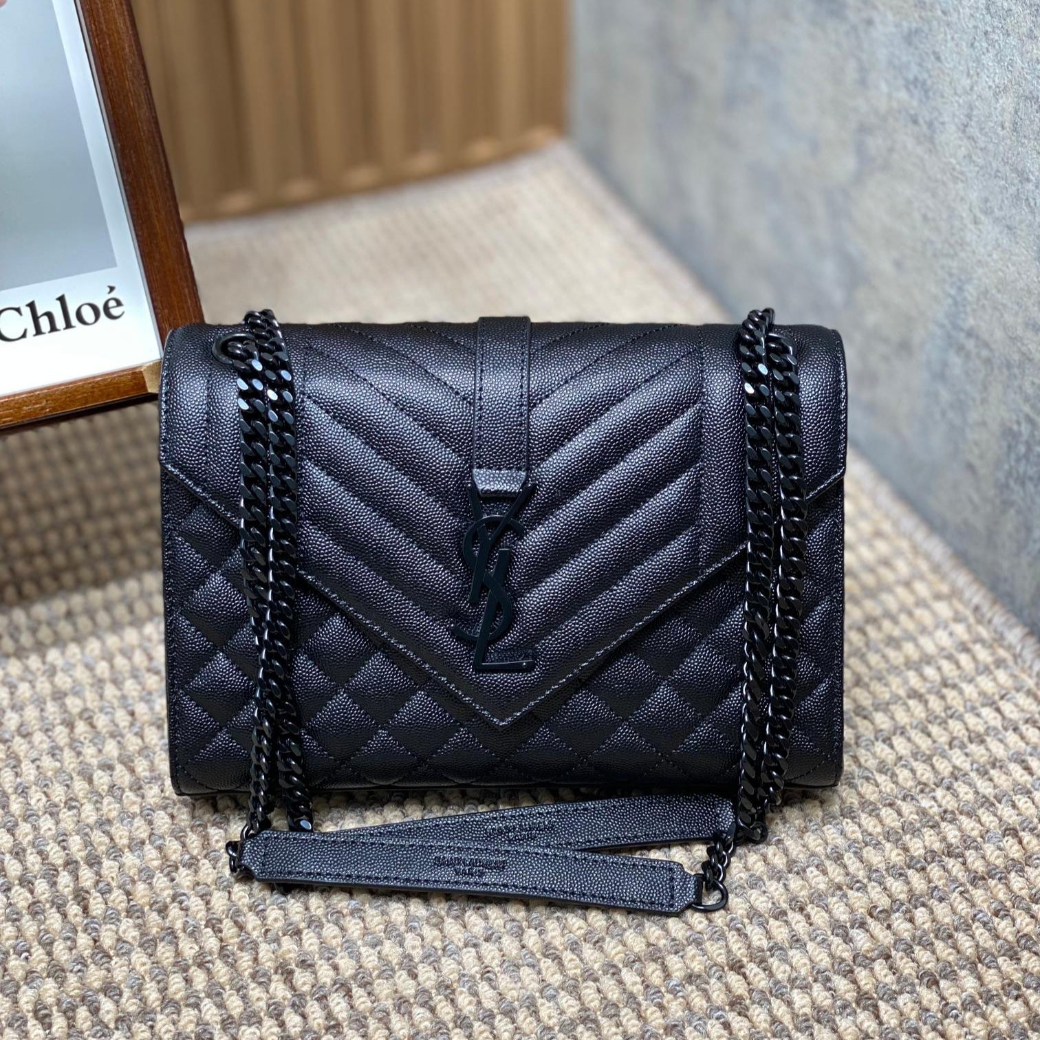 エンベロープチェーンバッグ 24インチ ブラックカーフスキン