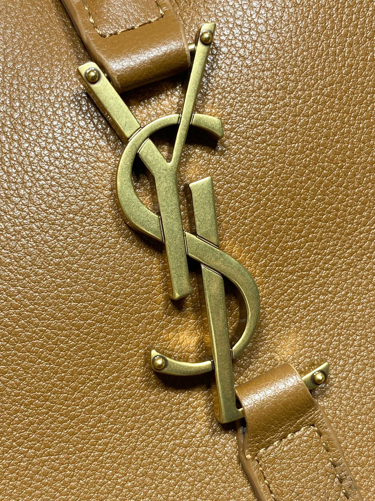 LE 5 À 7 ラージ サプリム バッグ 31 トルティーヤ ブラウン カーフスキン