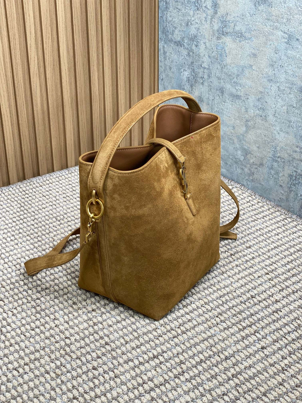 LE 37 スモールバケットバッグ 25インチ ブラウンスエード ゴールド金具
