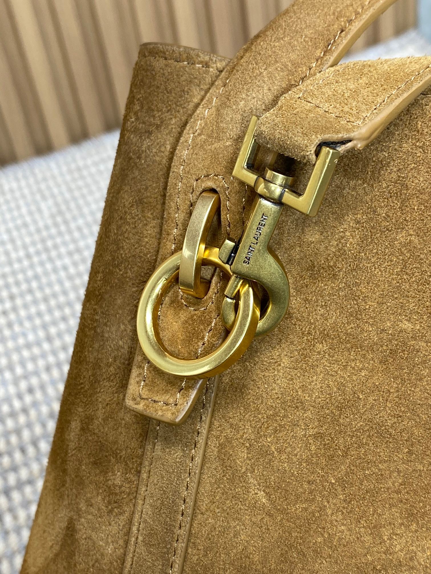 LE 37 スモールバケットバッグ 25インチ ブラウンスエード ゴールド金具