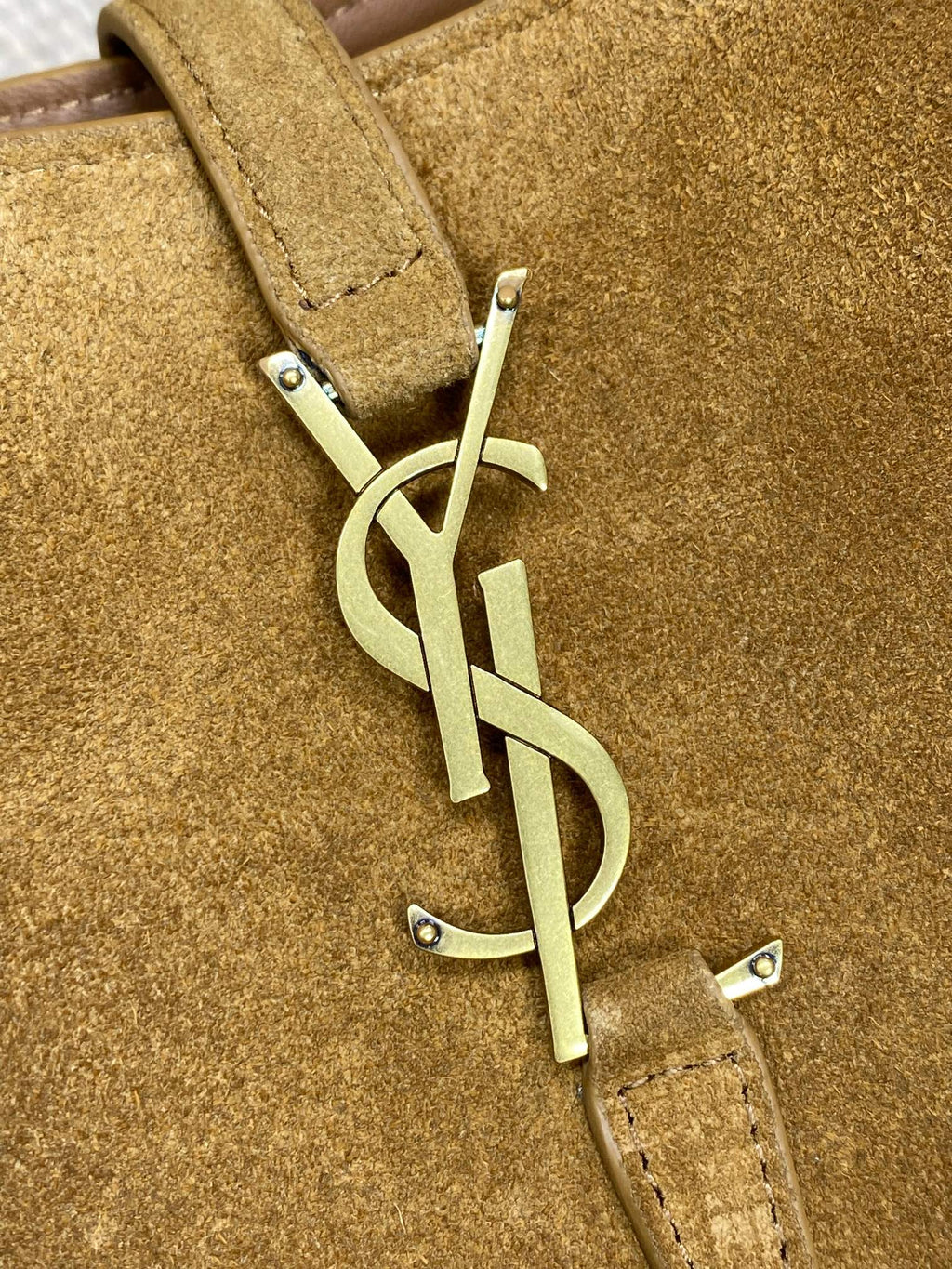 LE 37 スモールバケットバッグ 25インチ ブラウンスエード ゴールド金具