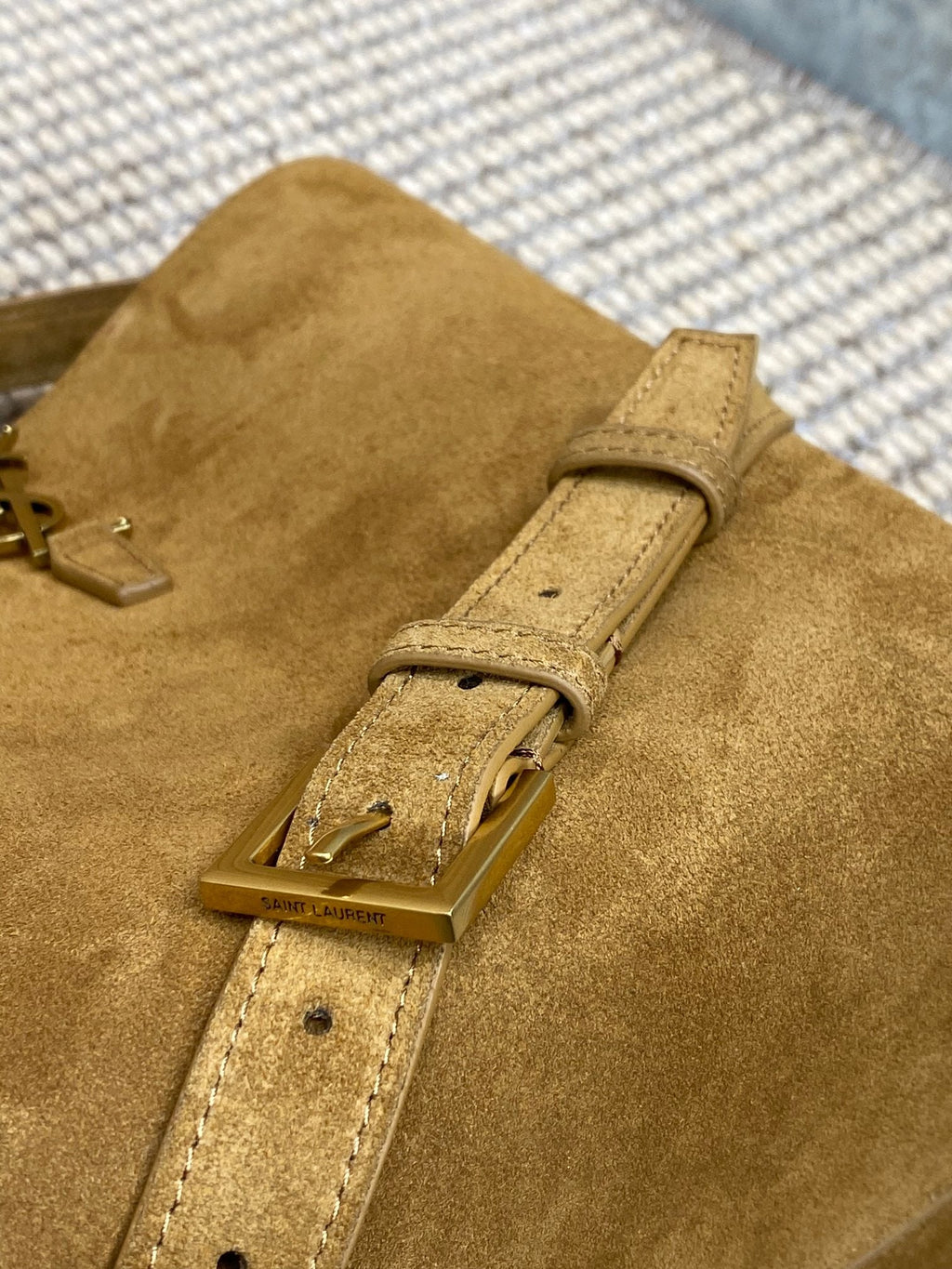 LE 37 スモールバケットバッグ 25インチ ブラウンスエード ゴールド金具