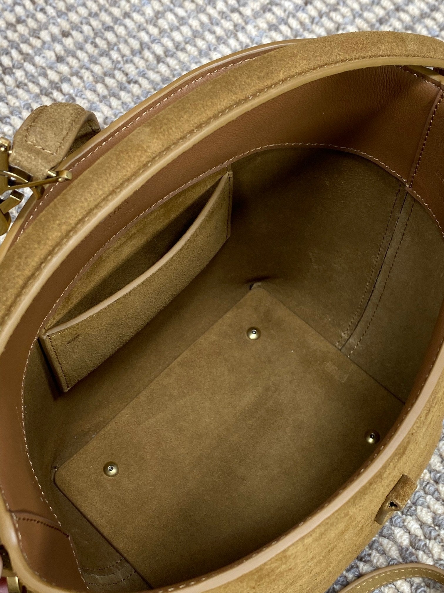 LE 37 スモール バケットバッグ 20インチ ブラウンスエード ゴールド金具