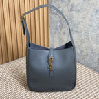 LE 5 À 7 スモール サプライ 22インチ ネパールブルー カーフスキン ゴールドバックル