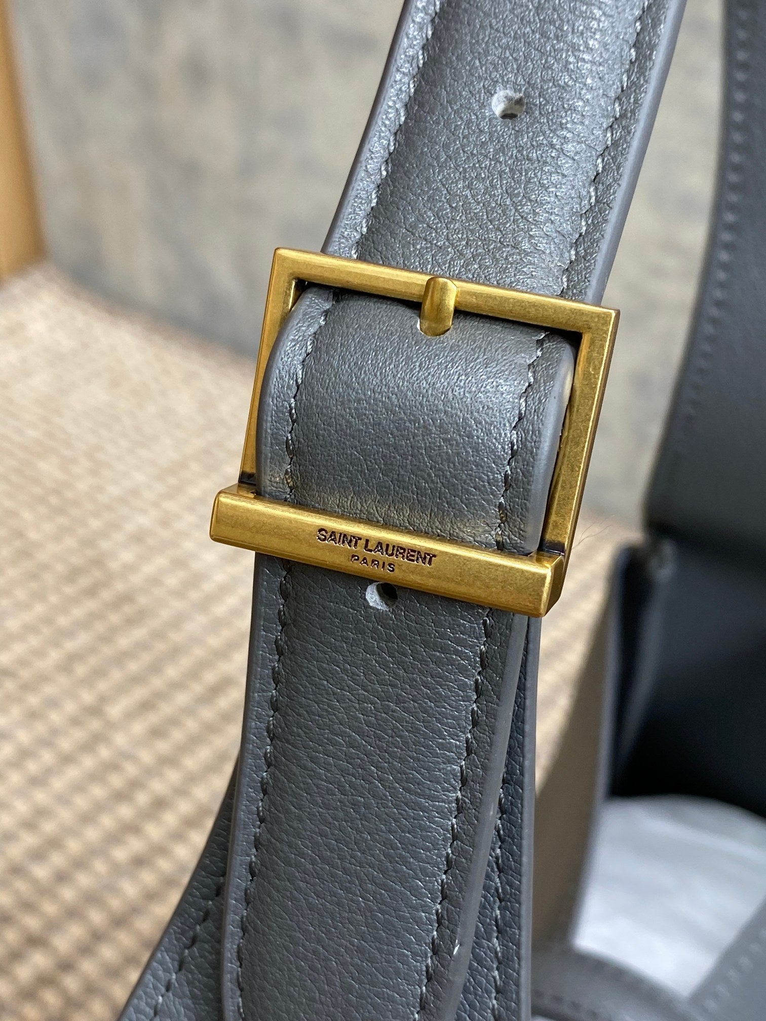 LE 5 À 7 スモール サプライ 22インチ ネパールブルー カーフスキン ゴールドバックル