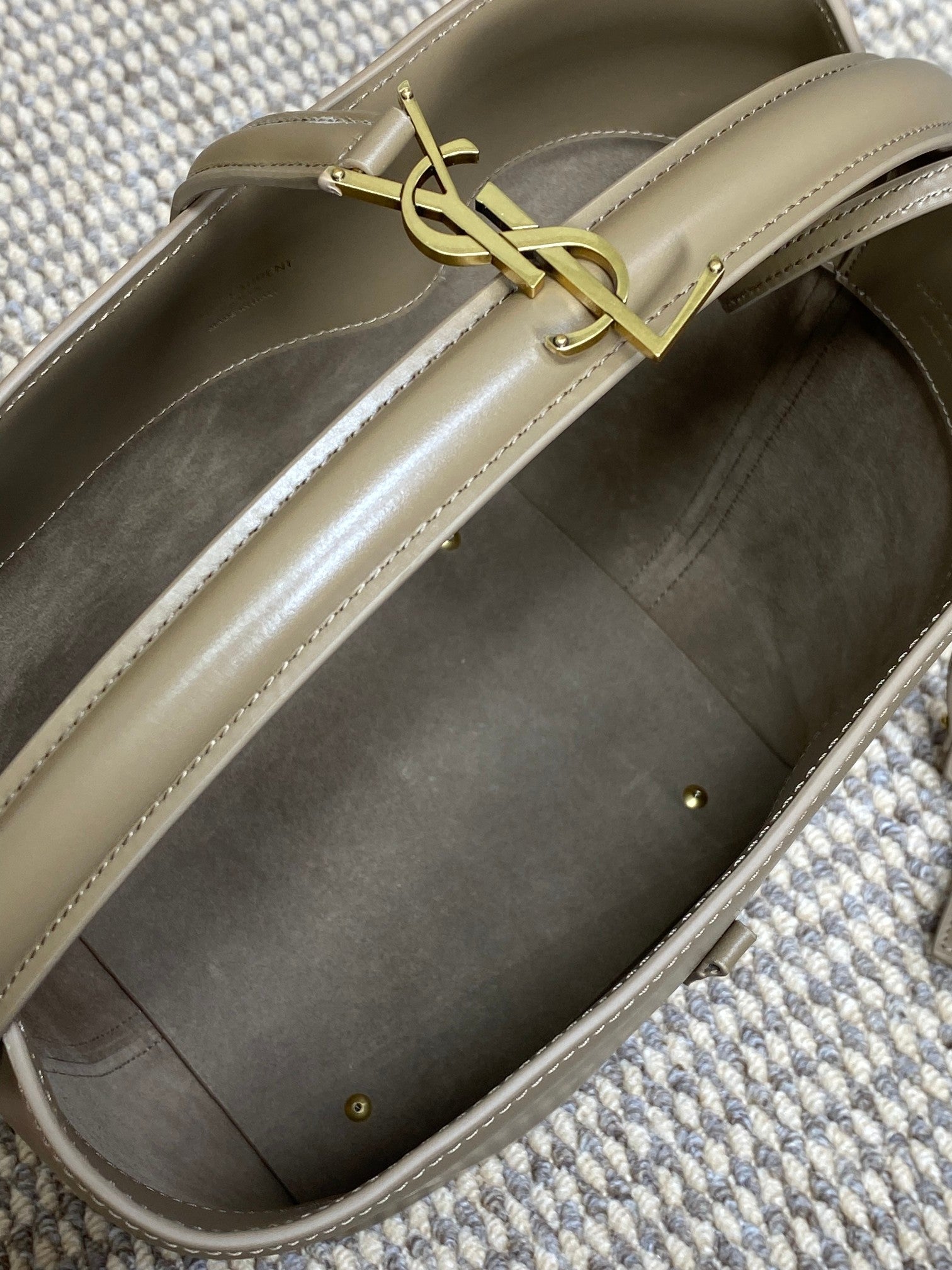 LE 37 ミディアム バケットバッグ 25インチ シダーブラウン カーフスキン ゴールド金具