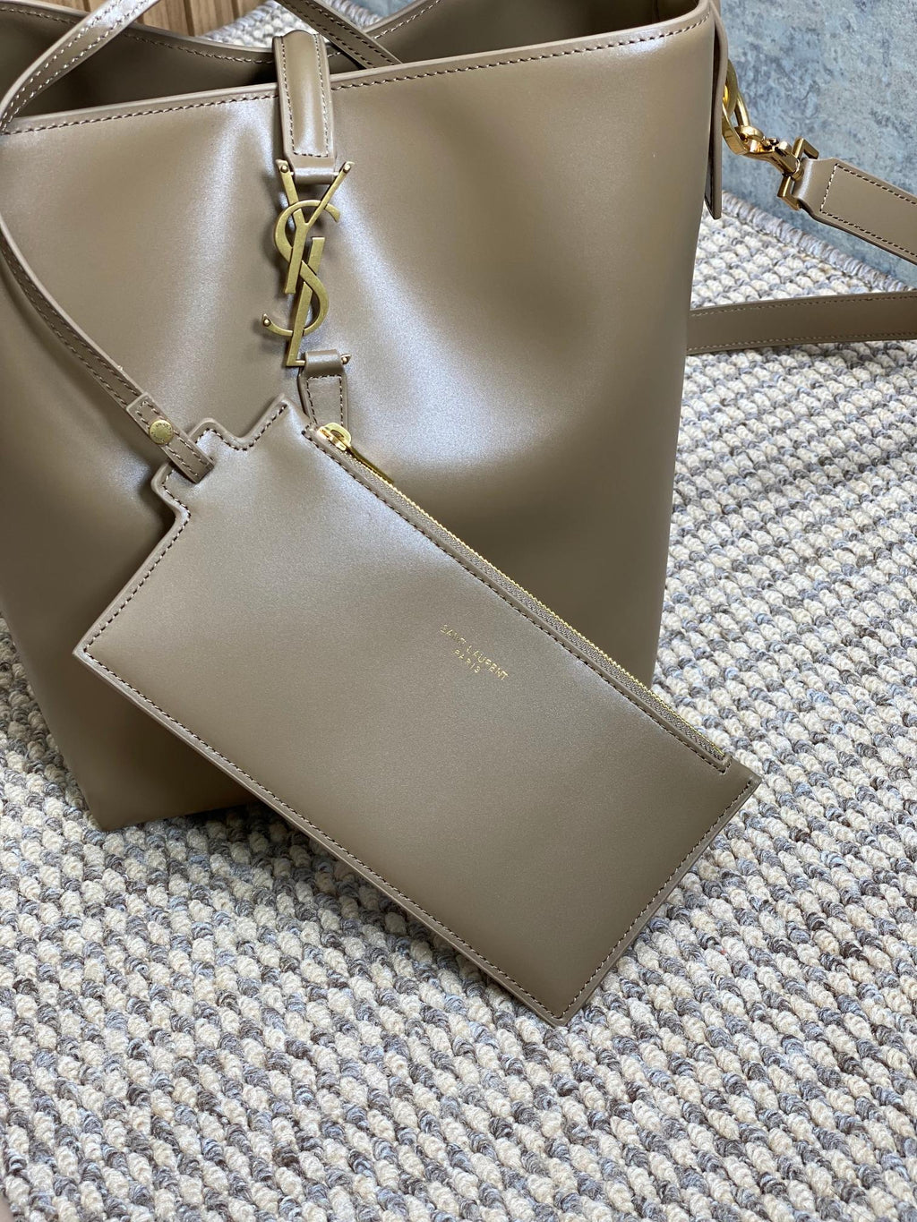 LE 37 ミディアム バケットバッグ 25インチ シダーブラウン カーフスキン ゴールド金具