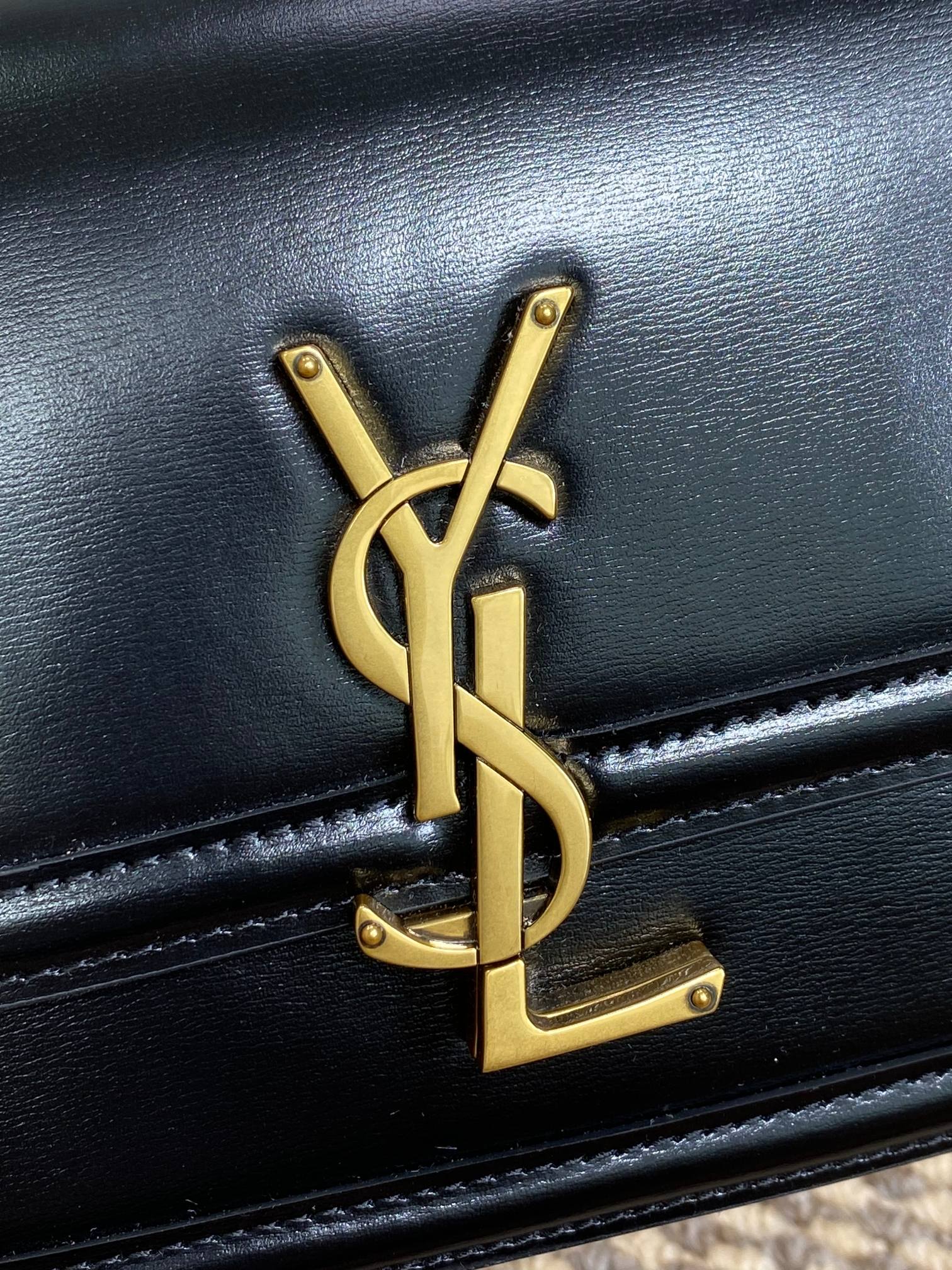 ソルフェリーノ スモールサッチェル 19インチ ブラックカーフスキン ゴールド金具